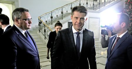 Petru rozlicza się z błędów. "Przez ostatnie miesiące mieliśmy głównie antypisowski przekaz"