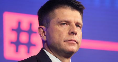 Petru przeciwko wolnemu w Wigilię. Polityk goni Polaków do pracy, sam jako poseł się nie przemęcza