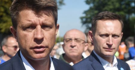 Petru śmieje się z Waszczykowskiego i Mularczyka. "PiS-owskie mrzonki trafił szlag"