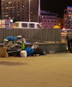 Bezdomny wybudował mieszkanie ze śmieci. Sprawa trafiła do sądu