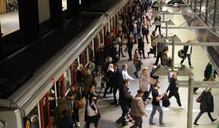 Warszawa. Awaria schodów w metrze. Są ranni
