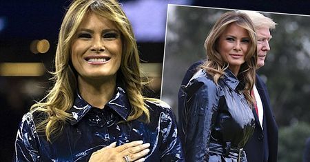 Melania Trump w lateksowym płaszczu na meczu. Stylizacja Pierwszej Damy podzieliła internautów