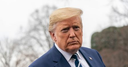 Koronawirus w USA. Donald Trump wypisał czek
