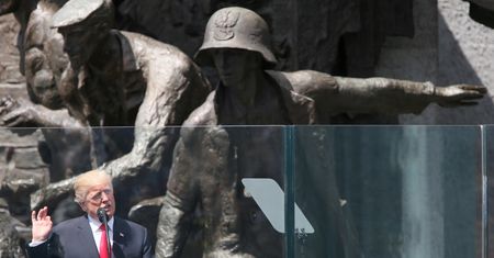 Rzeczpospolita: Polacy zgadzają się z Trumpem