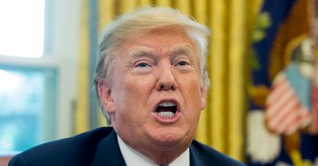 Donald Trump oskarża Chiny. Miały wykraść maile Hillary Clinton