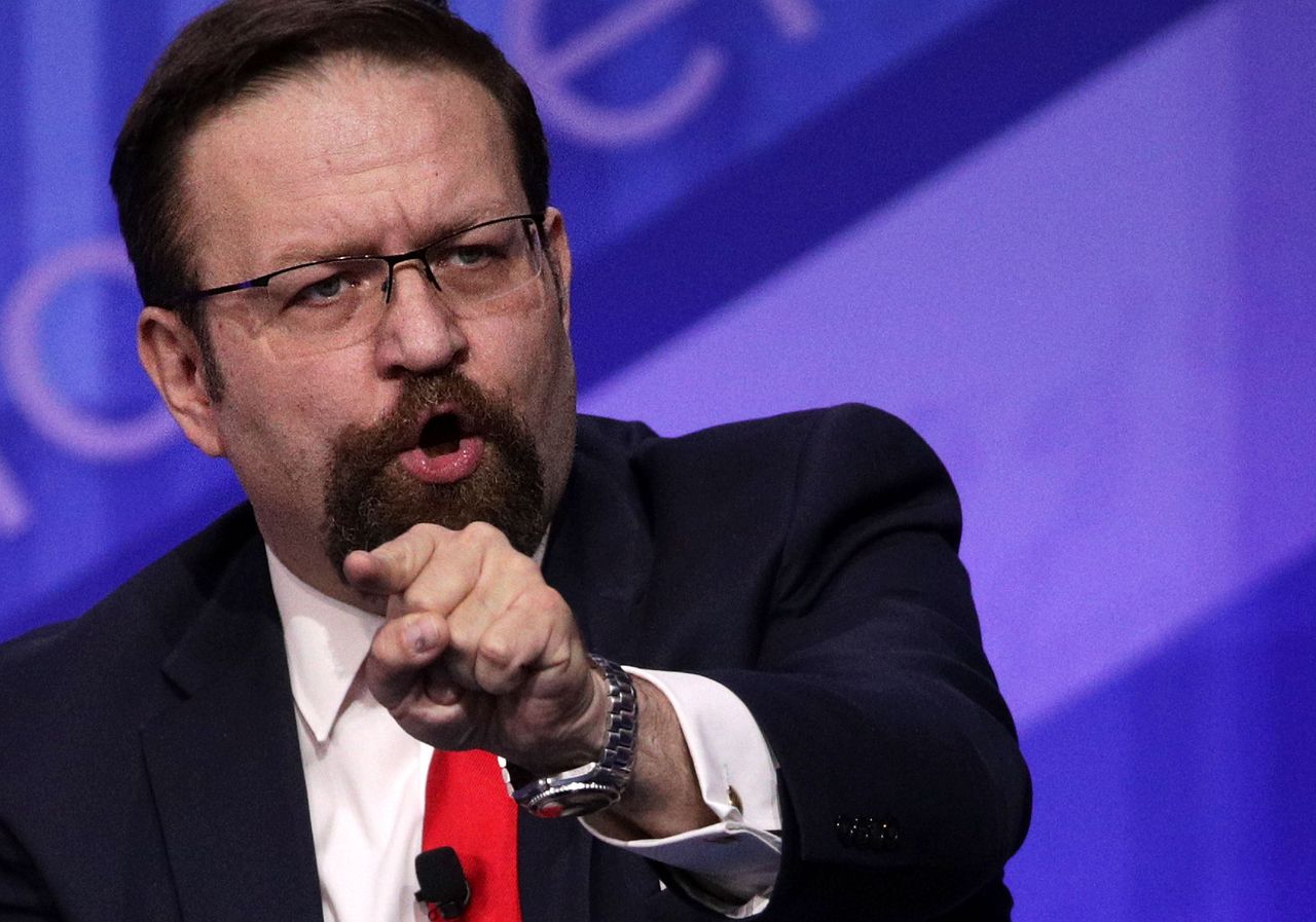 Sebastian Gorka na aucie. Koniec kariery kontrowersyjnego doradcy Trumpa?