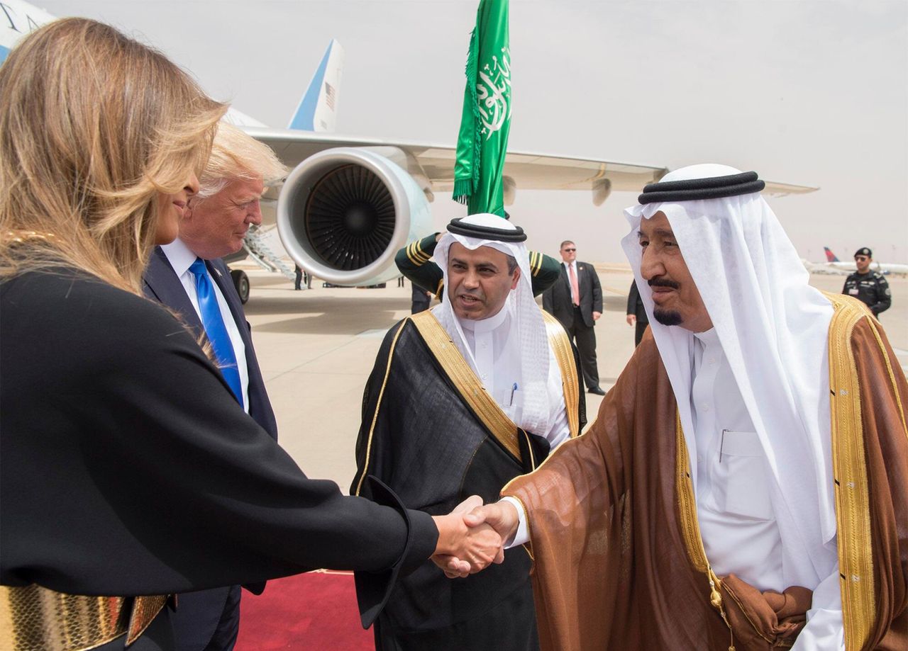 Melania Trump bez chusty na głowie w Arabii Saudyjskiej. Wywołała poruszenie w mediach społecznościowych