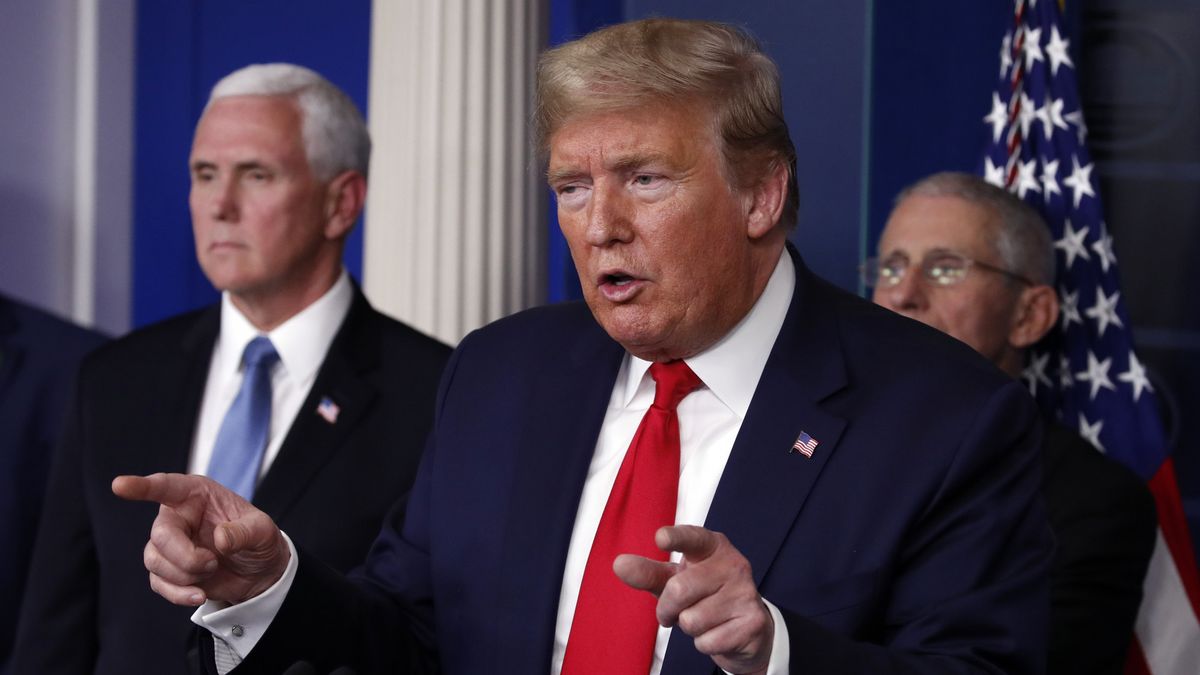 Amerykanie wytaczają ciężkie działa do walki z koronawirusem.