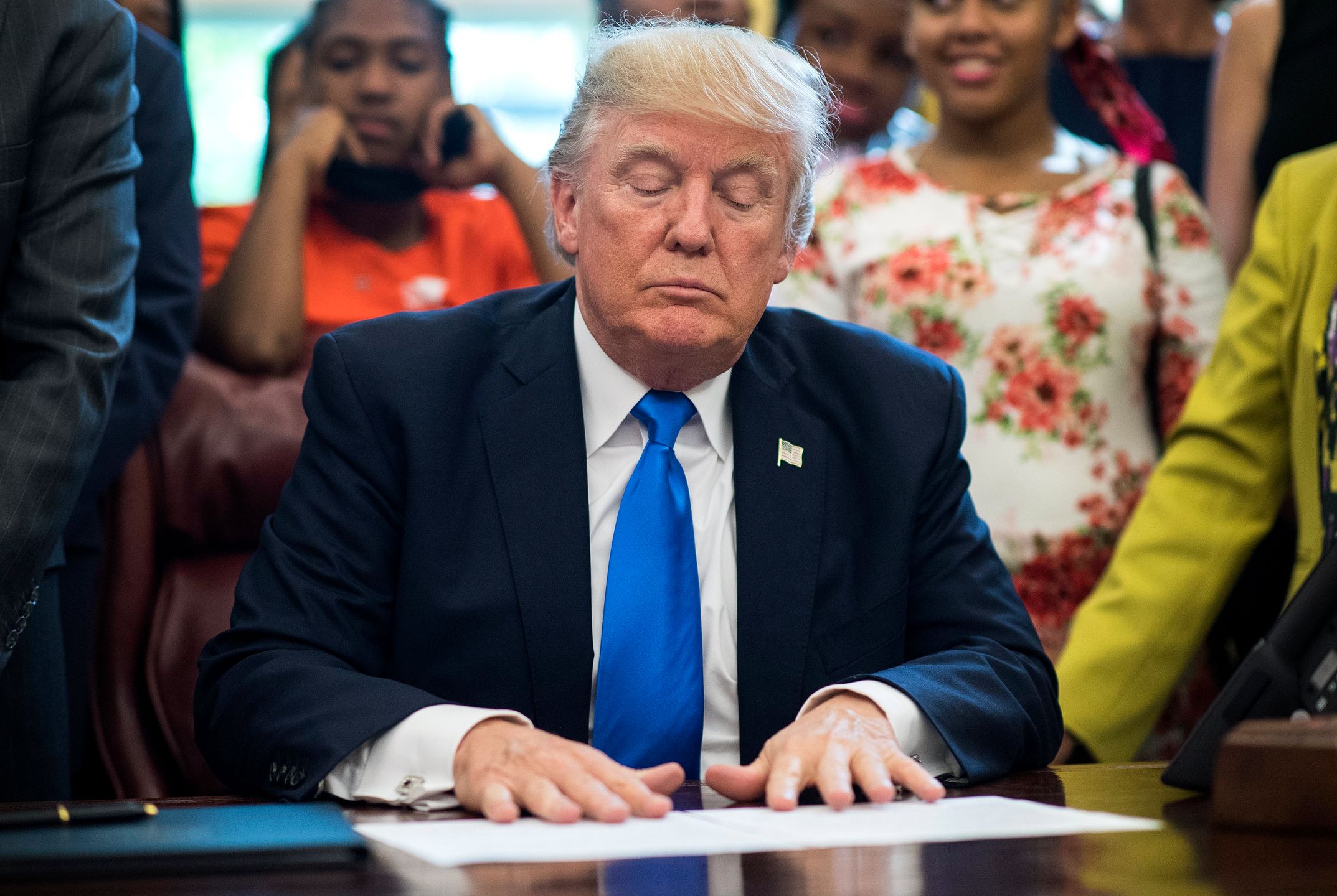 Doradcy Donalda Trumpa zachowują się jak Hillary Clinton
