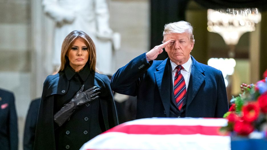 Trumna z ciałem George'a Busha została wystawiona na widok publiczny