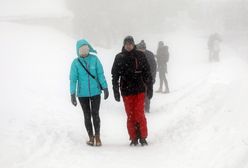 Pogoda. Zamieć śnieżna w górach i mgła lodowa. IMGW: "Nie wychodź w góry"