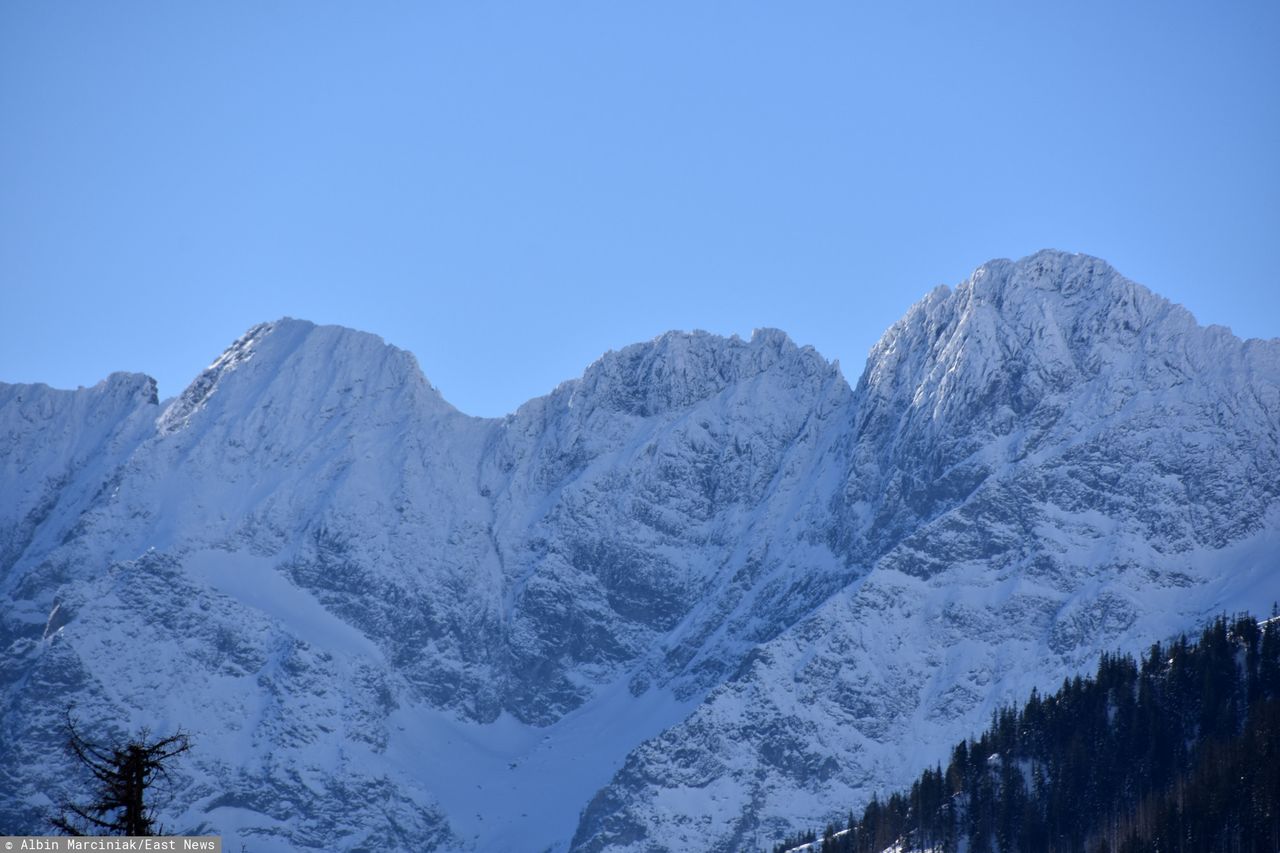 Tatry. Nocna akcja TOPR. Tragiczny wypadek w Kazalnicy Mięguszowieckiej 