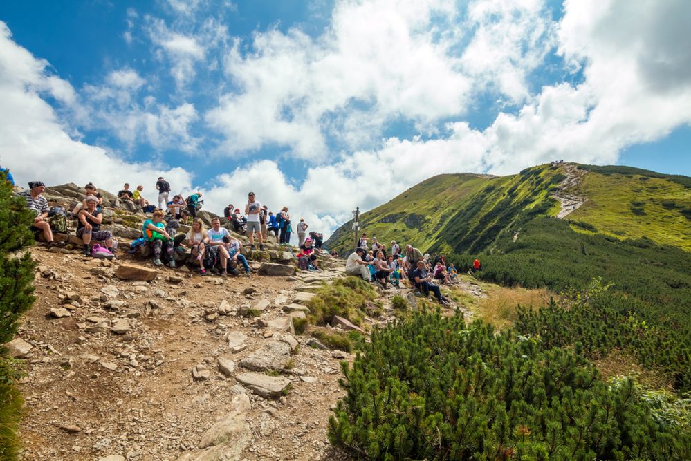 Kolejny akt wandalizmu w Tatrach. Popularna trasa została oszpecona