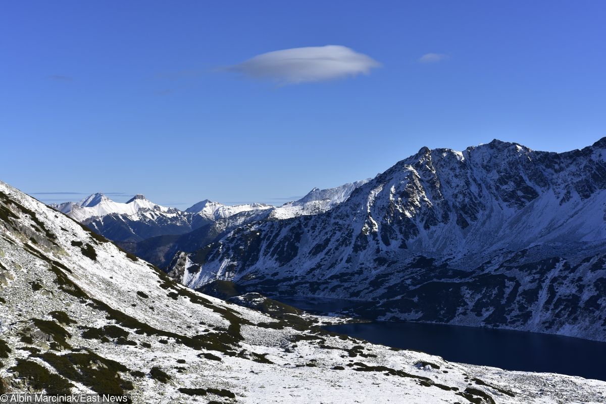 Tatry: Zagrożenie lawinowe drugiego stopnia. Olbrzymie opadu śniegu