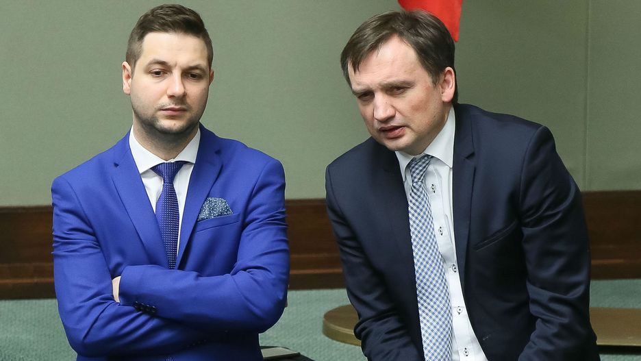 Dlaczego pedofil wyszedł z więzienia? Ministrowie mają narzędzia, aby temu zapobiec. Jednak w sprawie powstał billboard.