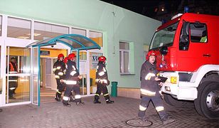 Noworodek uwięziony w windzie