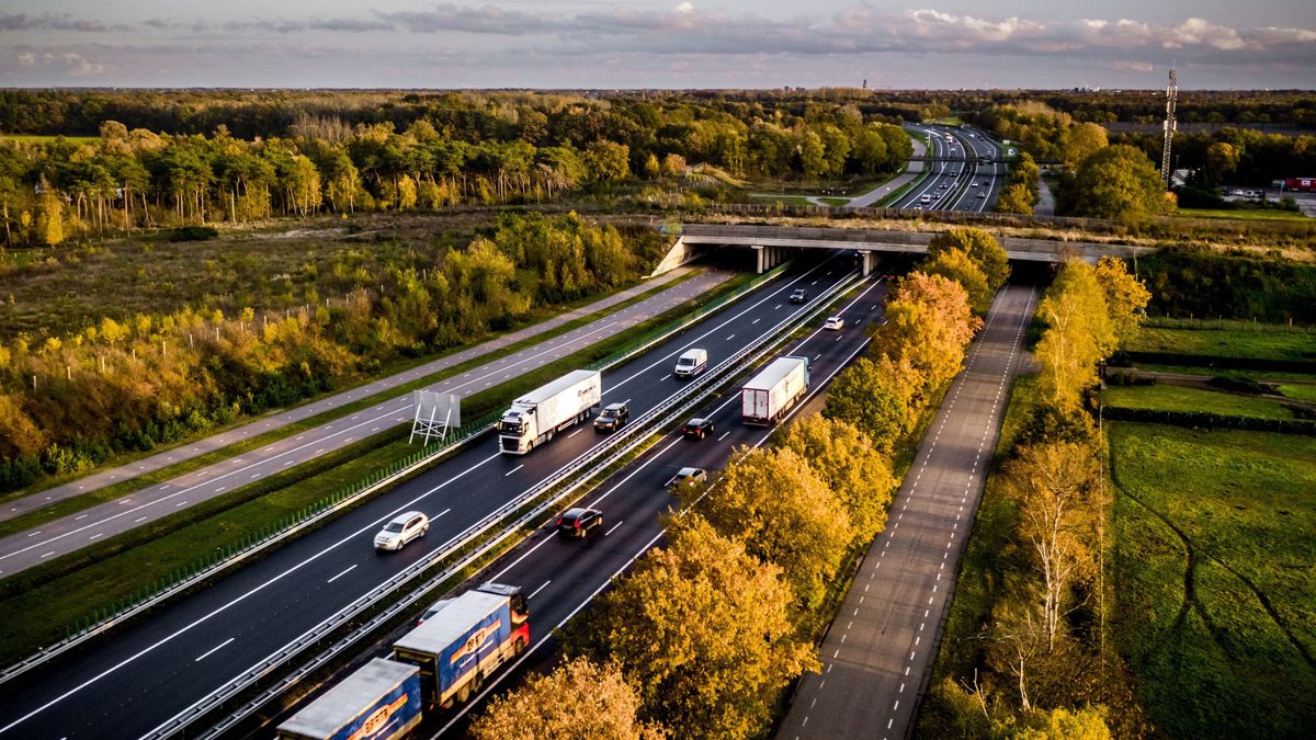 Holandia obniża maksymalną dozwoloną prędkość na swoich autostradach.
