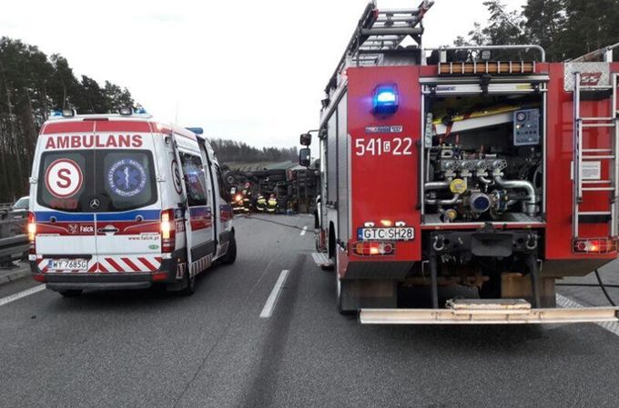 A1 w Łodzi częściowo zablokowana. Wypadek z udziałem 4 pojazdów