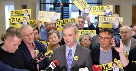 Strajk nauczycieli. Rozmowa ostatniej szansy bis. Rząd próbuje dogadać się ze związkowcami