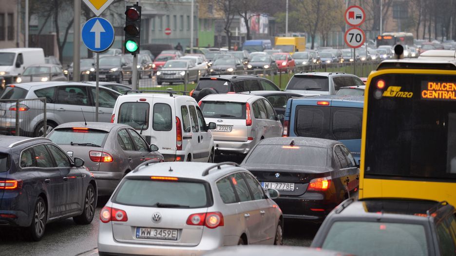 Warszawa. Duże utrudnienia na Trasie Siekierkowskiej po zderzeniu kilku samochodów (zdj. ilustracyjne)