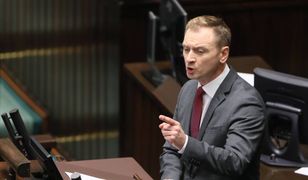 Sławomir Nitras znowu ukarany za zachowanie w Sejmie. Pół pensji przez trzy miesiące i zakaz wyjazdu