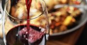 Co do steka, a co do włoskiej pasty? Podpowiadamy, jak prawidłowo dobrać alkohol do jedzenia