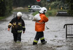 Intensywny deszcz i burze na południu Polski. Groźba kolejnych podtopień i alarmów powodziowych