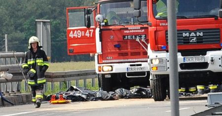 Autostrada A4. Autokar stanął w płomieniach