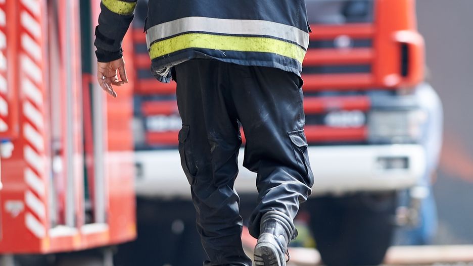Na miejscu pożaru pracuje 10 zastępów straży
