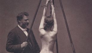 "Smutnodurny", "zadumowy". Kim jest polski "czubek"? Historia polskiego szaleństwa