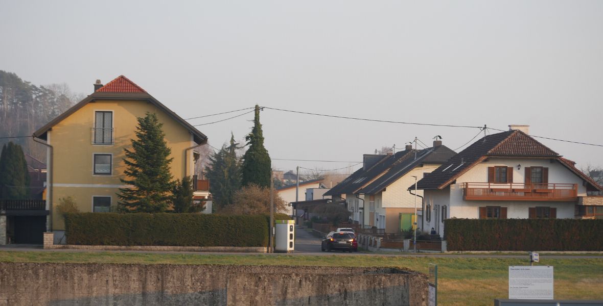 Przy krematorium powstało osiedle luksusowych domów 
