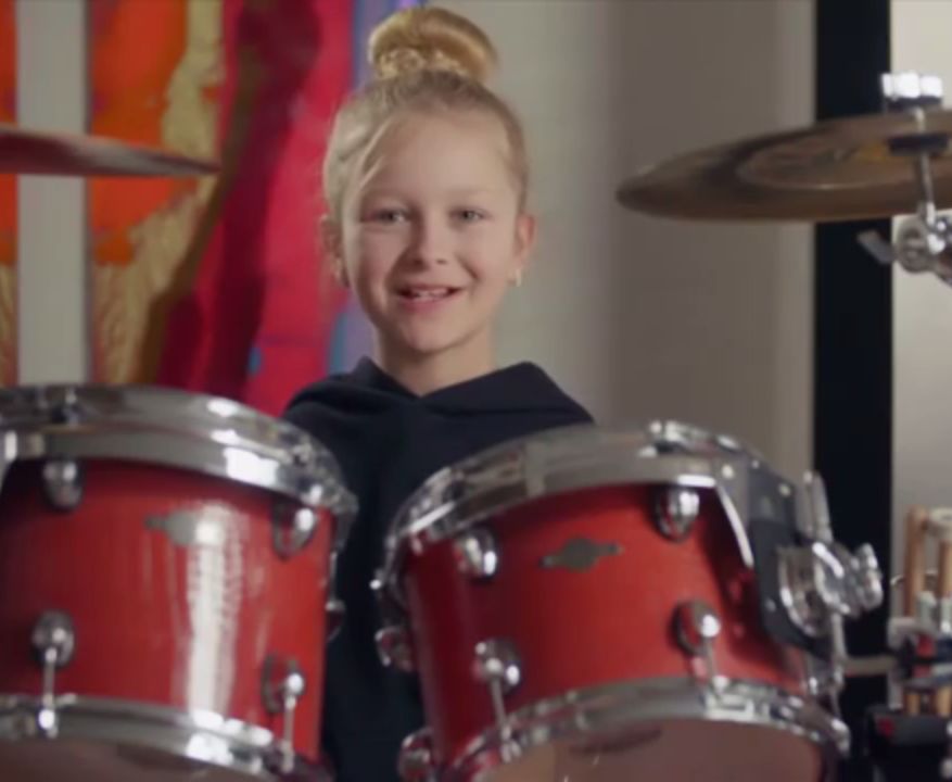 10-letnia perkusistka z Danii robi furorę