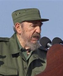 Fidel Castro już wstaje z łóżka i chodzi