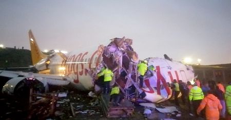 Katastrofa samolotu w Turcji. Złamał się na pół