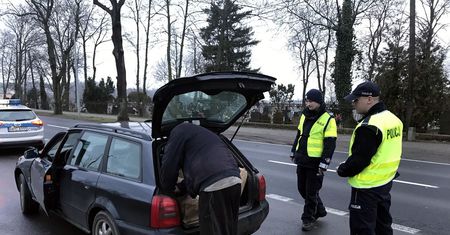 Policja prowadzi akcję "SMOG". Patrole będą sprawdzać spaliny