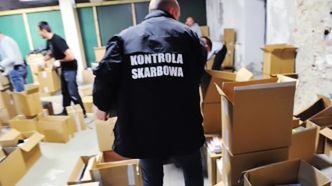 Przemycany w dwóch kontenerach towar miał trafić z Chin do Unii Europejskiej. 