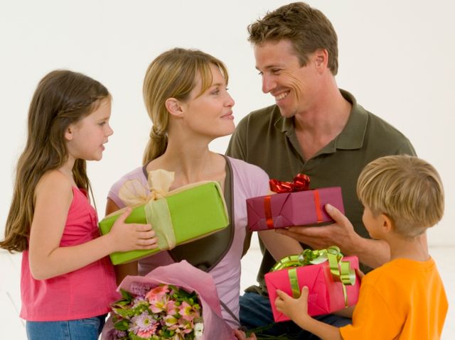 #dziejesienazywo: Jeszcze nie kupiłeś prezentu ukochanej? Podpowiadamy, co wybrać na Dzień Kobiet