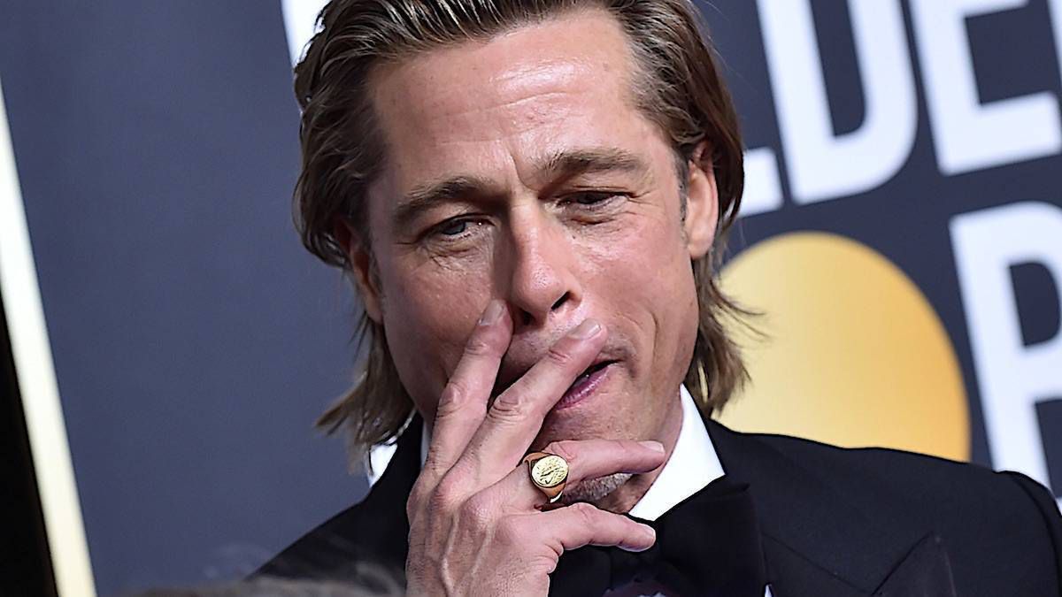 Dawno niewidziany Brad Pitt przed domem na celowniku paparazzi. Fryzjer potrzebny od zaraz!