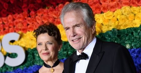Annette Bening i Warren Beatty mają transpłciowego syna. Są z niego dumni