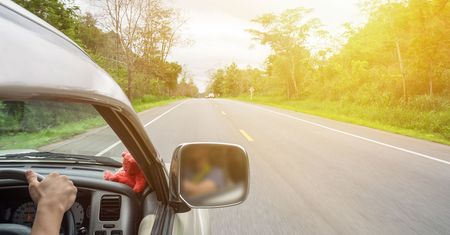Tańsza podróż na wakacje: 7 patentów
