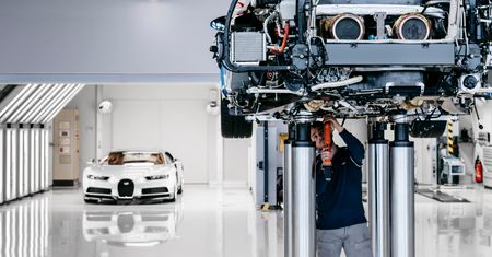 Tak powstaje auto warte miliony. Unikalne zdjęcia