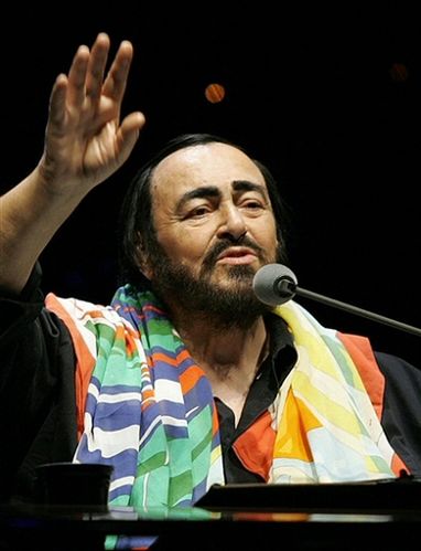 Luciano Pavarotti mimo choroby, nagrywa nową płytę