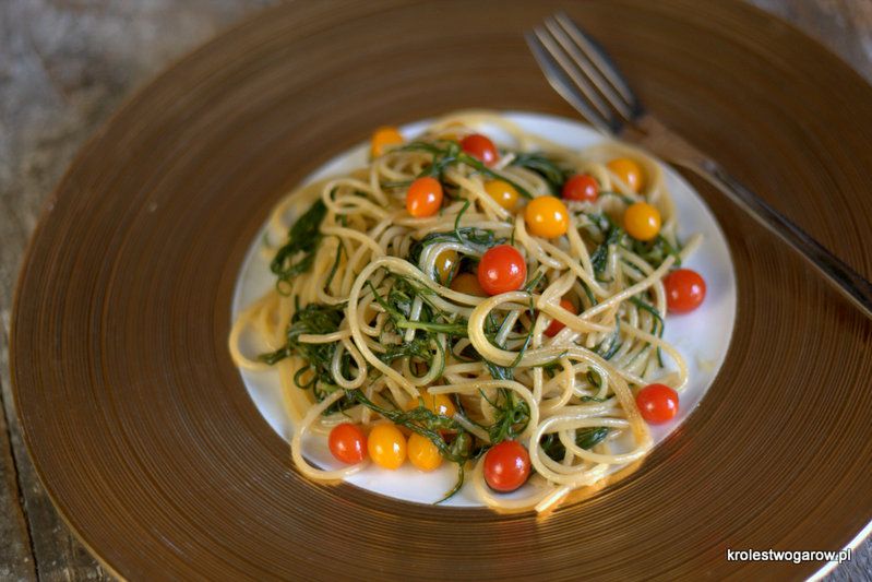 Spaghetti z agretti, czyli makaron z solanką. Prosty przepis