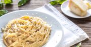 Wystarczą tylko cztery składniki. Oryginalny przepis na spaghetti cacio e pepe