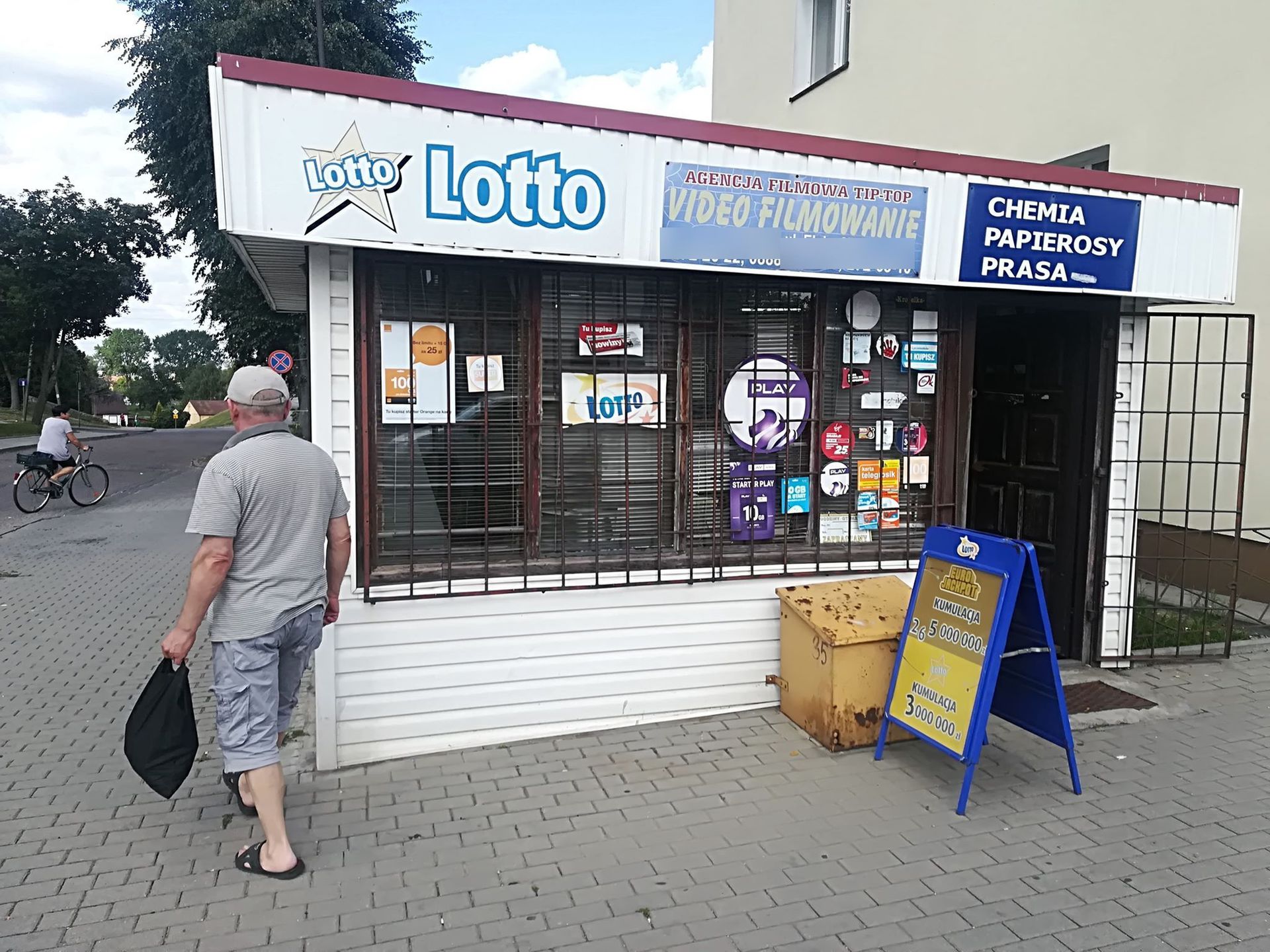 Wojciech wciąż gra. I wciąż wierzy, że znów wygra. - Jeszcze te pieniądze będą moje! - mówi.
