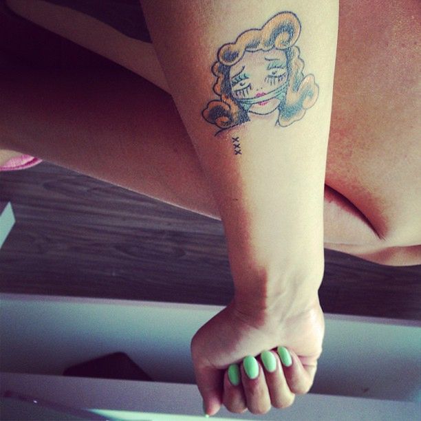 Marta Wierzbicka prezentuje na Instagramie dzieło swojego tatuażysty 