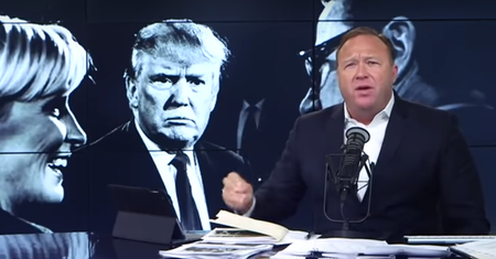 Alex Jones – wyrzucony z YouTube, Spotify i portalu Facebook