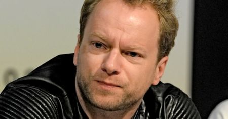 Maciej Stuhr zachęca do protestu, na którym sam nie był i krytykuje PiS. Oberwało się Kaczyńskiemu i Macierewiczowi
