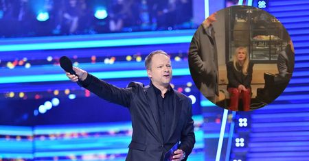 Maciej Stuhr popisał się talentem. Zagrał dla gwiazdy polskiego rocka