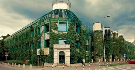 Alarm w Bibliotece Uniwersytetu Warszawskiego. Ewakuacja 500 osób
